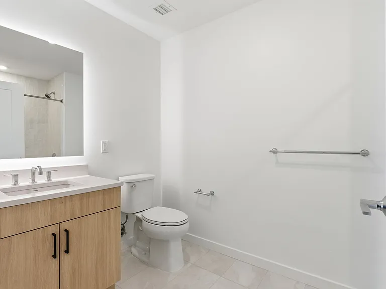 2454 Lafayette Rd #201 — Photo 25