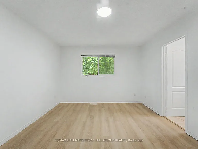 332 Harvie Rd #UPPER — Photo 5