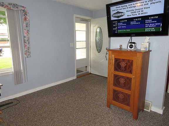 3rd image of 1756 Lincolnway E