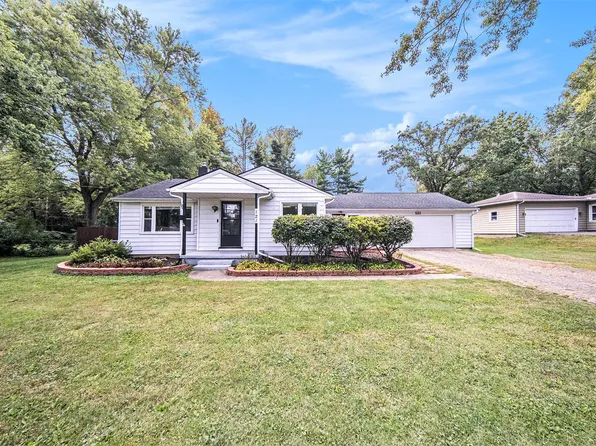 121 McConnell Dr, Jackson, MI 49201