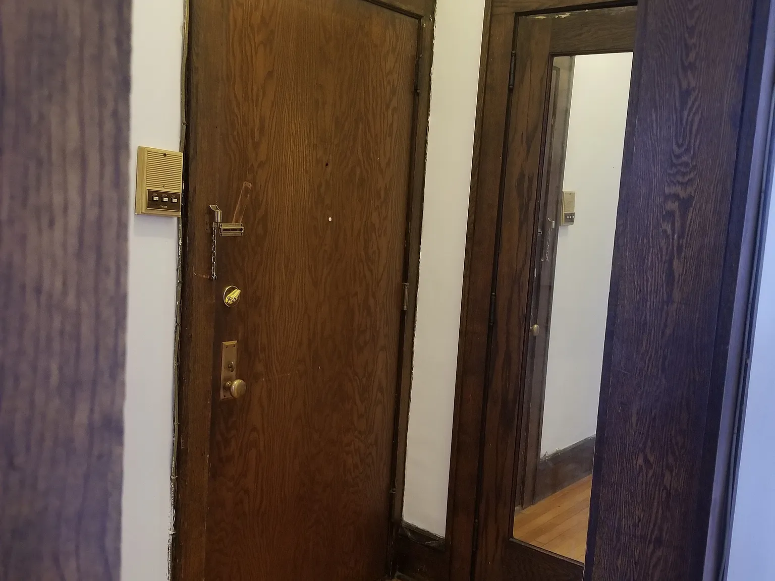 Yale Place Apartments — Photo 3