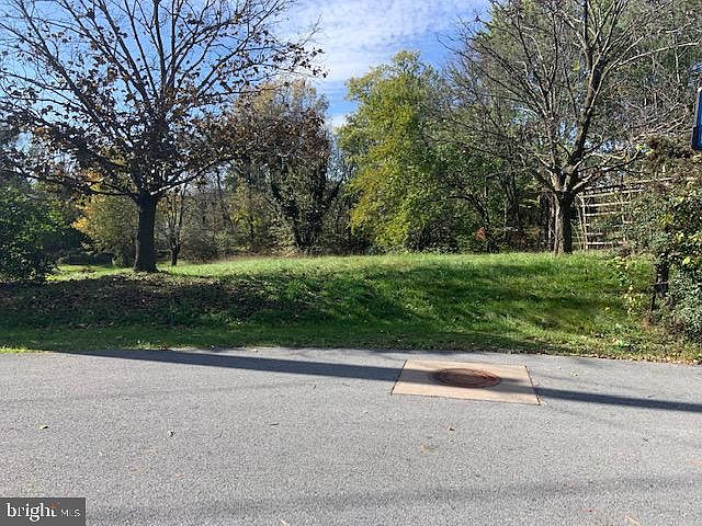 2nd image of 401 Circle Dr