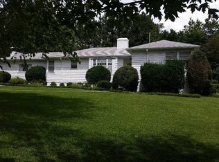 2452 Shades Crest Rd, Vestavia Hills, AL 35216