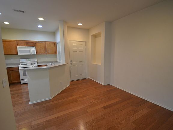 5th image of 26342 Arboretum Way #3606-1