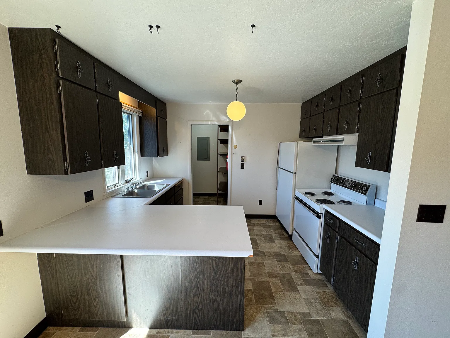2 bed, 1.5 bath, $1,195 — Photo 3
