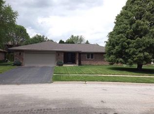 6920 Clovernook Rd, Rockford, IL 61107