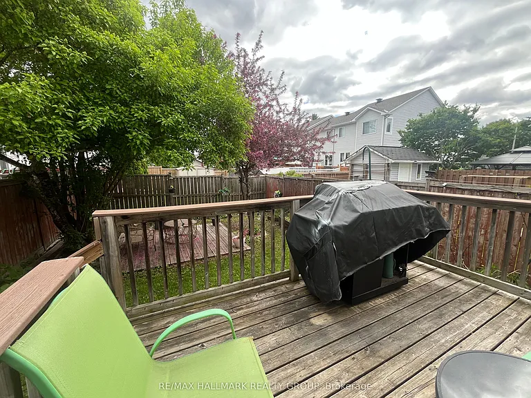 827 Como Cres — Photo 18