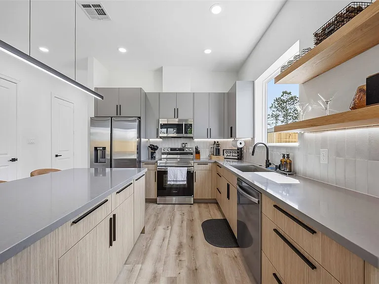 8102 Cannon St #A — Photo 6