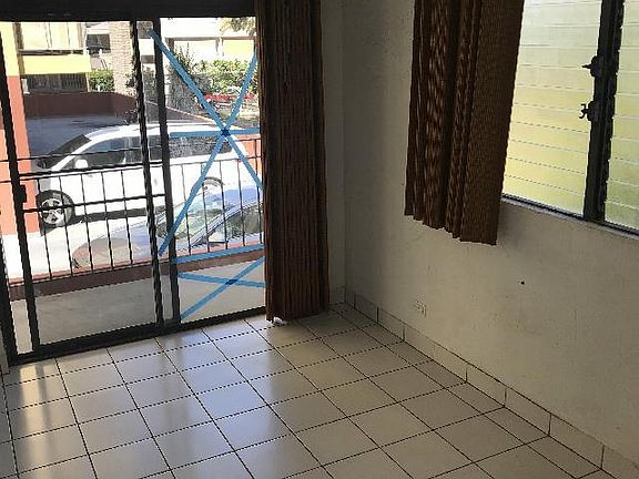 5th image of 249 Liliuokalani Ave