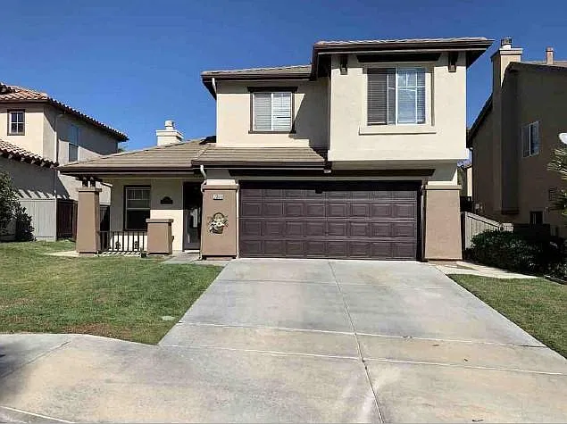 3 bed, 2.5 bath, 1563 sqft, $4,000 — Photo 1