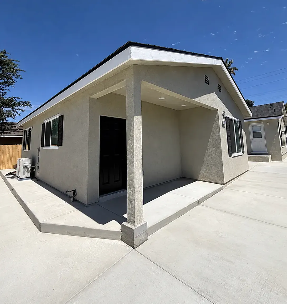 2 bed, 750 sqft, $2,450 — Photo 2