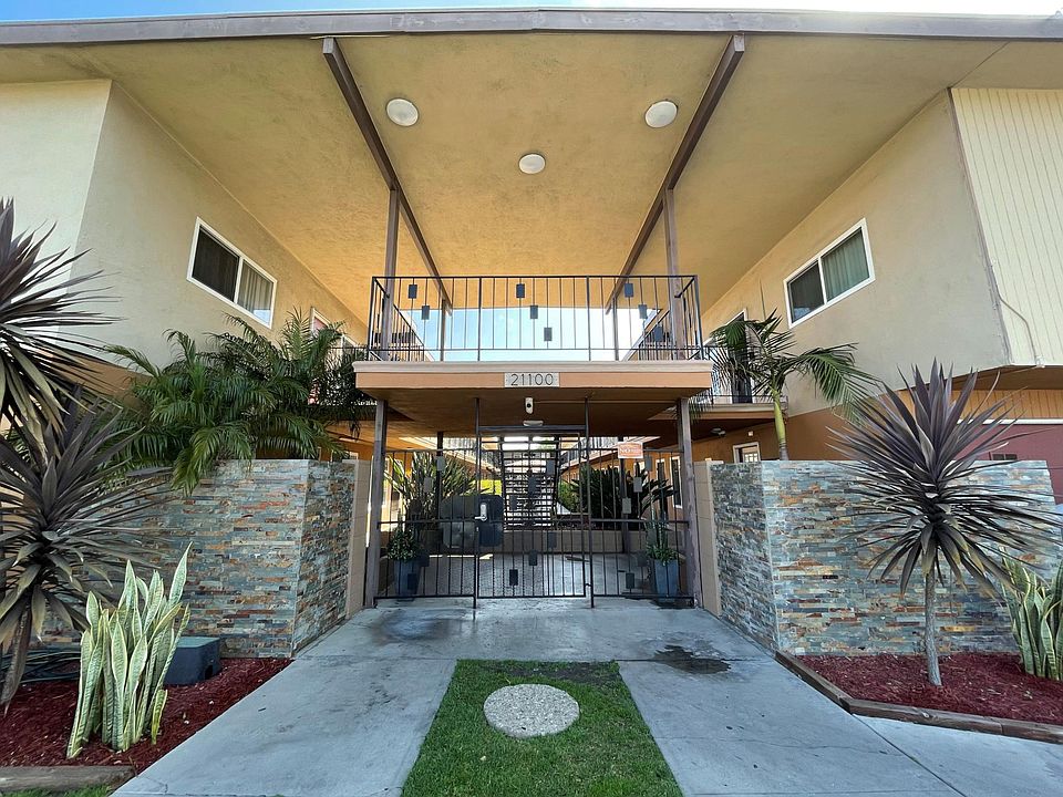 1st image of 21100 Pioneer Blvd APT 20