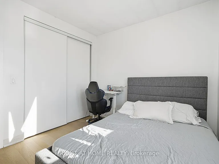 3400 Lake Shore Blvd W #217 — Photo 33
