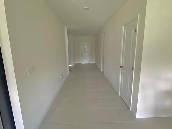 4th image of 3992 Fescue St