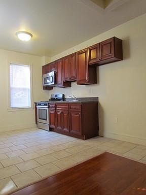 2nd image of 2202 S Beechwood St