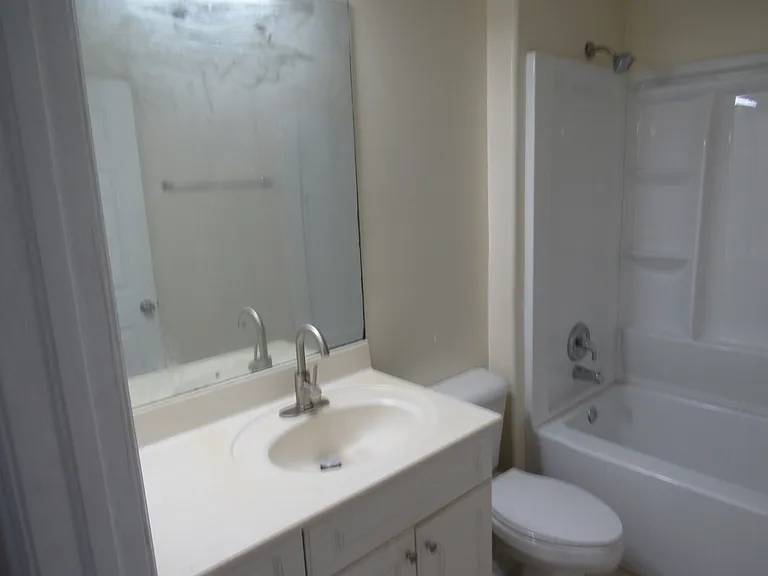 813 Abrams Blvd #2 — Photo 12