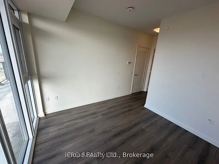 8960 Jane St #2112 — Photo 12