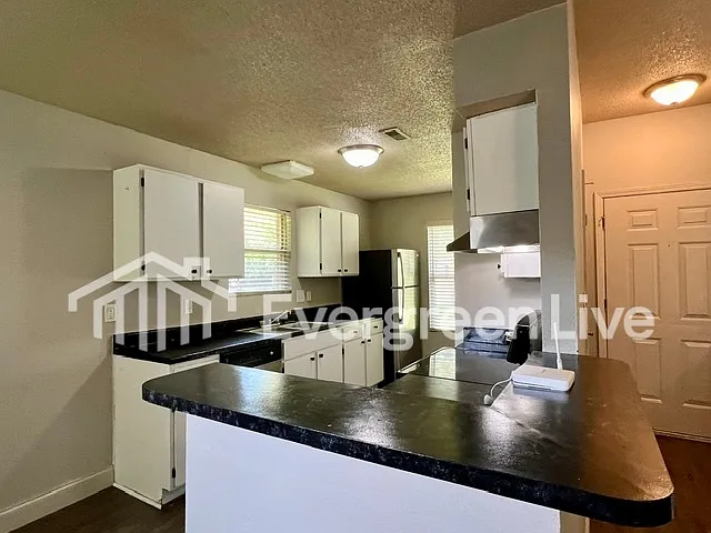 111 Willow Gardens Ct — Photo 5