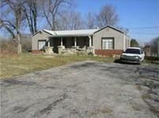 8810 E 92st St, Raytown, MO 64138