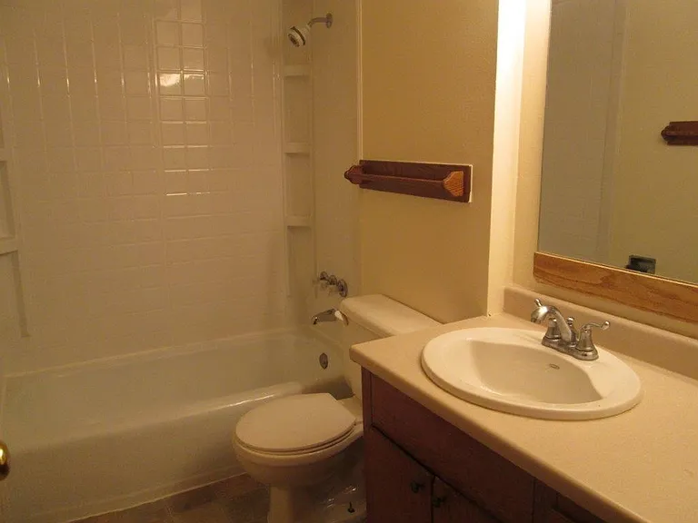 Halsted Park Apartments and Townhomes — Photo 106