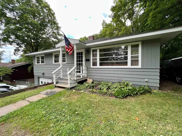 907 Sunrise Ave, Iron River, MI 49935