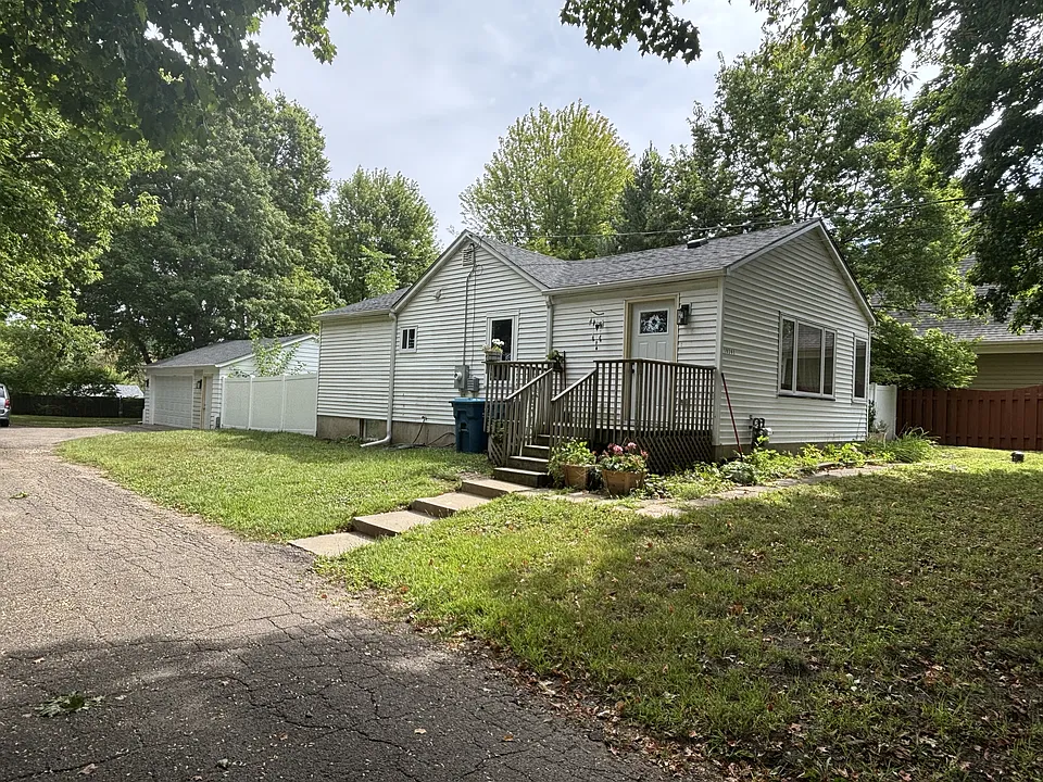 18361 Minnetonka Blvd