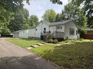 18361 Minnetonka Blvd, Deephaven, MN 55391