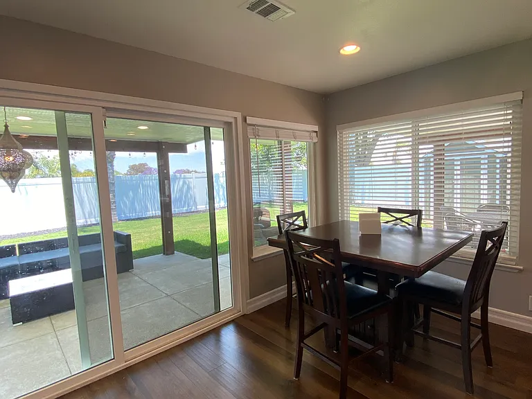 815 W Citron St — Photo 7