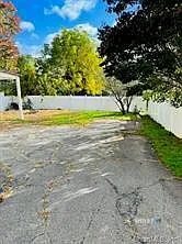 2 bed, 1.0 bath, 2292 sqft, $1,595 — Photo 3