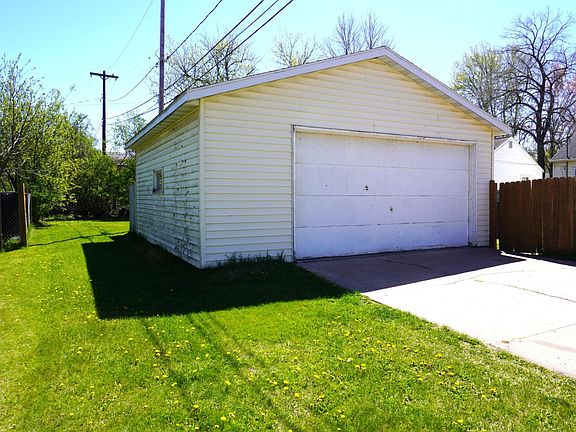 2nd image of 500 E 7th St