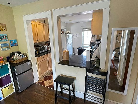 4th image of 712 W 28th St #2