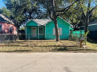 106 Columbia St, Cleburne, TX 76031