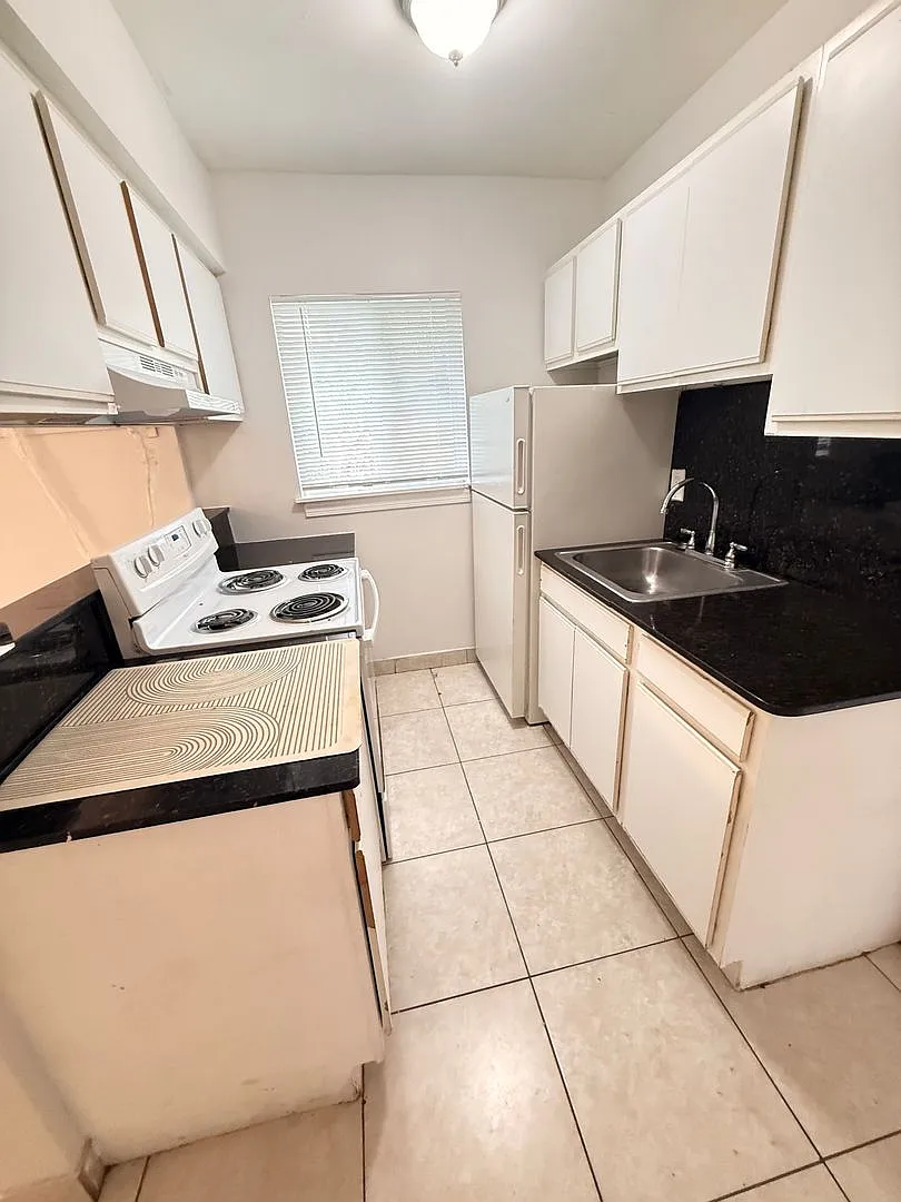 1044 Ne 8th Ave, Ft Lauderdale Fl 33304 — Photo 3
