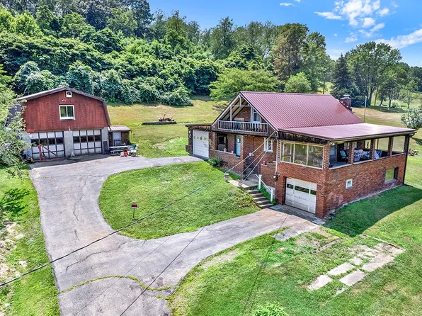 250 Pineview Dr, Elizabeth, PA 15037