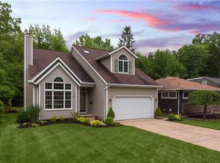 67 Eagle Cliff Dr, Bay Village, OH 44140