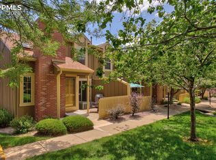 6821 Los Reyes Cir, Colorado Springs, CO 80918