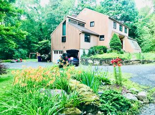 2 Twin Pond Dr, Norwalk, CT 06850