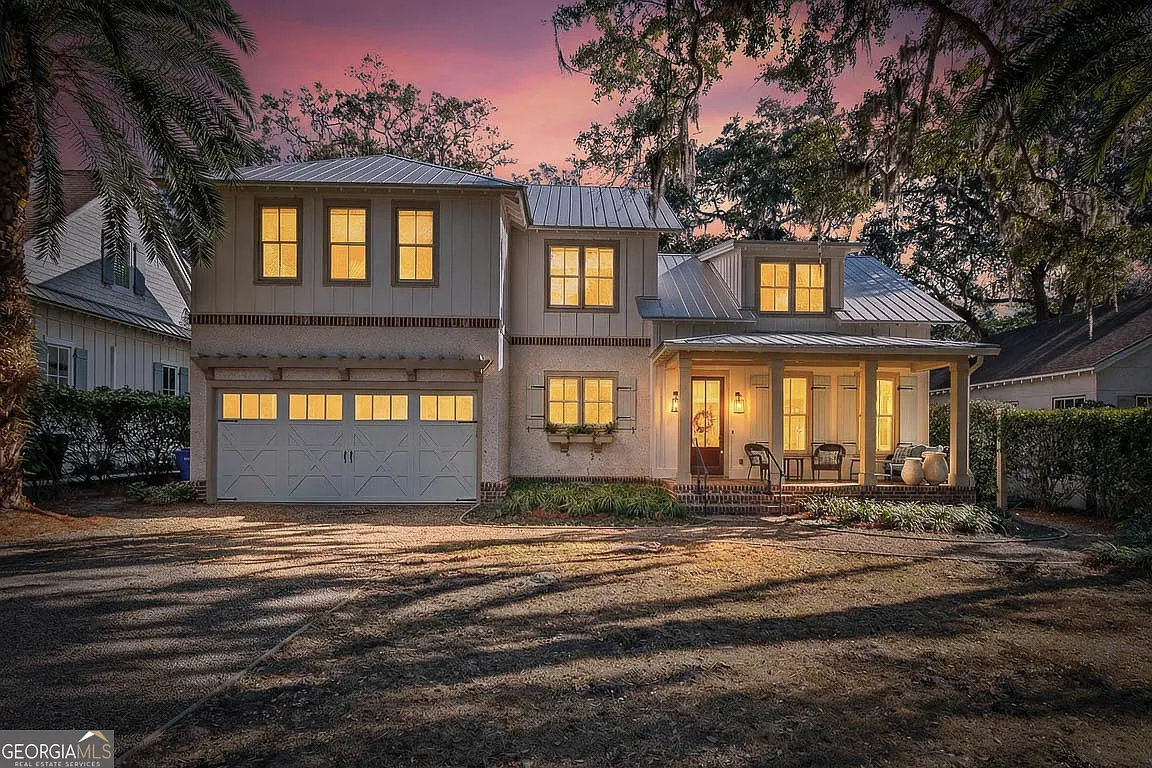 4 bed, 3.5 bath, 3291 sqft, $7,950 — Photo 1