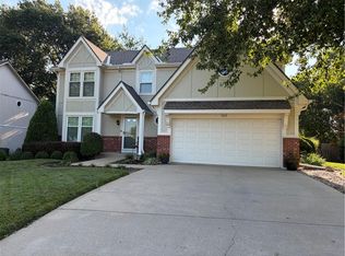 5113 Woodsonia Dr, Shawnee, KS 66226