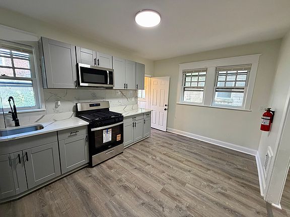 2nd image of 3008 Fenwick Rd
