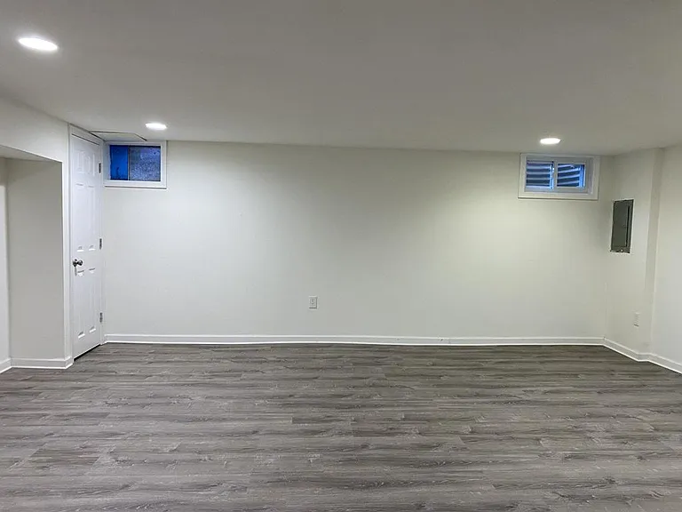 215 East Ct #215 — Photo 22