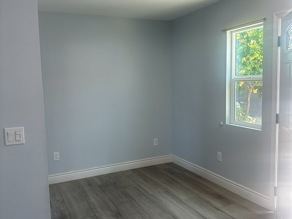 1st image of 1035 E Phillips Blvd