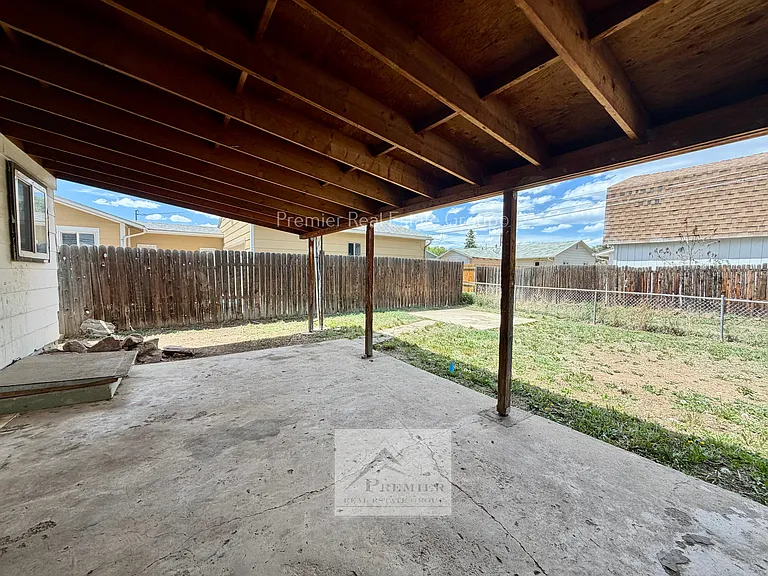 1132 Norwood Ave — Photo 15