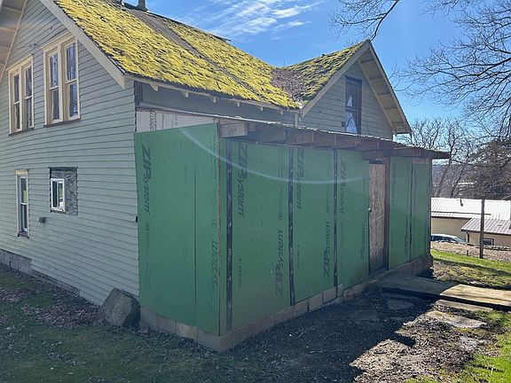 3rd image of 809 N 1st St