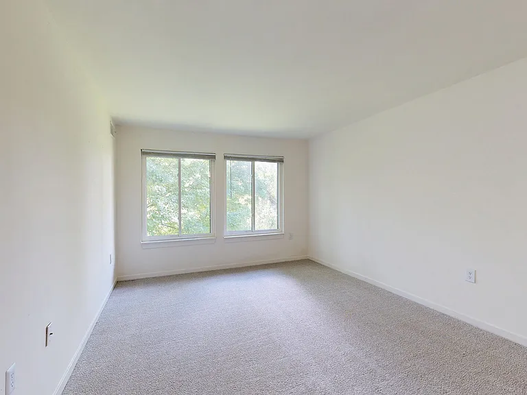 Seneca Place — Photo 65