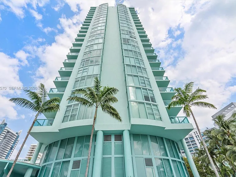 6000 Indian Creek Dr #8B — Photo 2