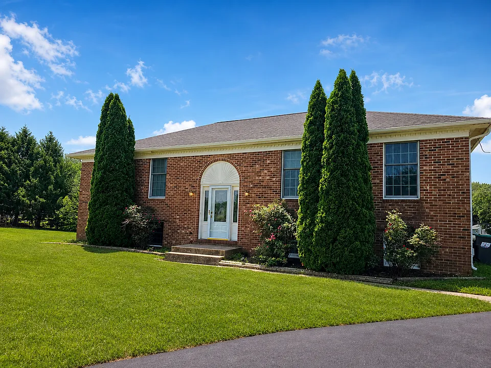 146 Honora Dr