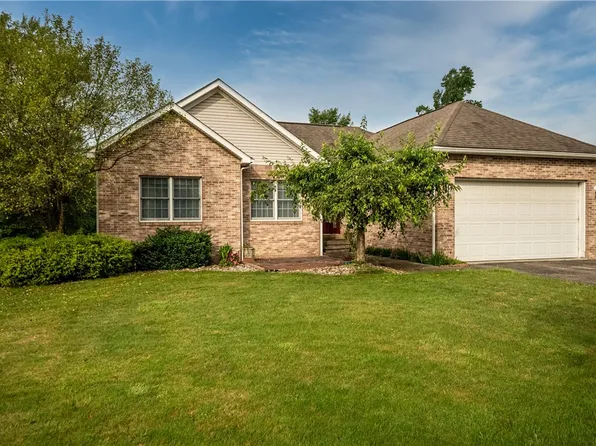 900 S Keel Ridge Rd, Hermitage, PA 16148