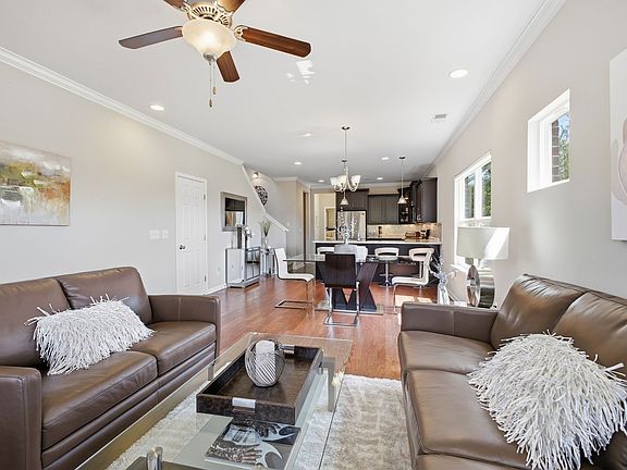 4th image of 166 Lightwood Dr