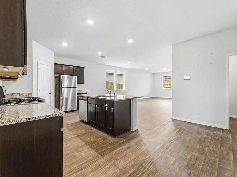 202 Eagle Mountain Trl — Photo 8